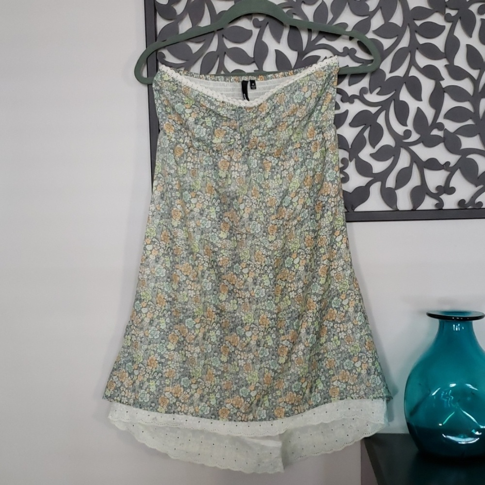 Floral strapless dress
